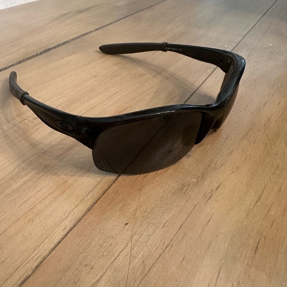 Oakley Sports Sunglasses - Picture 1 of 7